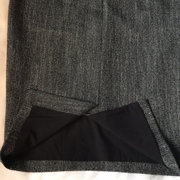 COPY - Ann Taylor lined subtle herringbone tweed black/white pencil skirt - Picture 3 of 8